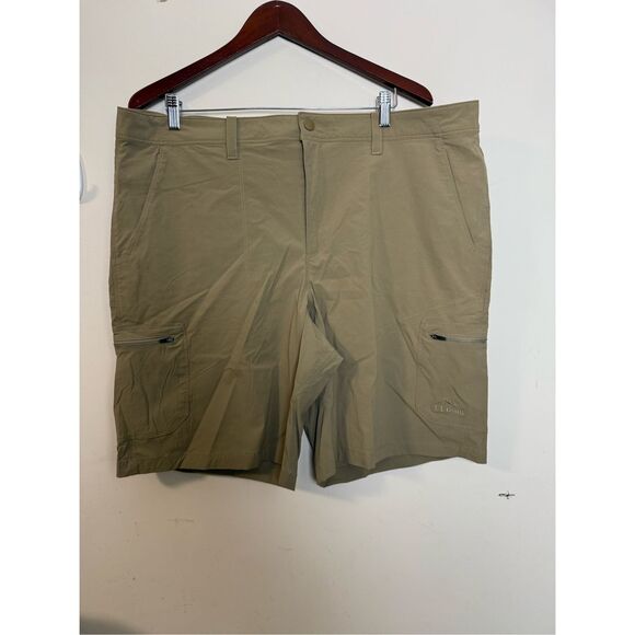 L.L. Bean Men's Cresta Hiking Shorts, 10" 40W - Picture 1 of 4